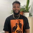 <div class="uk-background-default uk-flex uk-flex-middle uk-flex-center uk-flex-column"><i class="uk-text-muted" uk-icon="user"></i>Aaron</div>