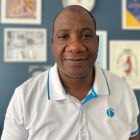 <div class="uk-background-default uk-flex uk-flex-middle uk-flex-center uk-flex-column"><i class="uk-text-muted" uk-icon="user"></i>Richard</div>